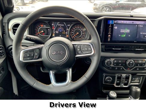 Used 2024 Jeep Wrangler Sahara image 4