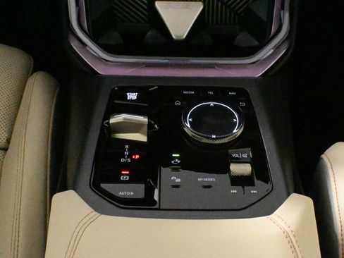 Used 2025 BMW X3 xDrive30i w/ Premium Package image 24