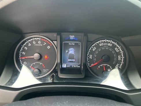 Used 2023 Toyota Tacoma SR image 15