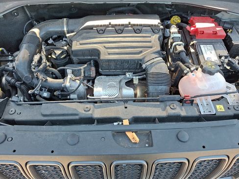 Used 2023 Jeep Renegade Trailhawk image 28