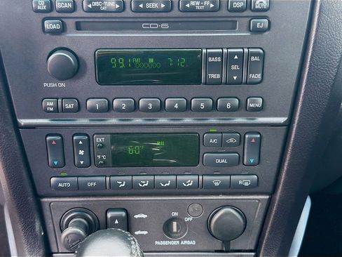 Used 2004 Ford Thunderbird image 13