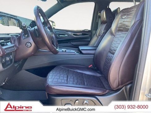 Used 2023 Cadillac Escalade ESV Sport Platinum image 9