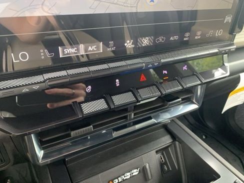 New 2026 GMC Hummer EV SUV image 23