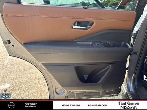 Certified 2025 Nissan Pathfinder Platinum w/ Cargo Package FWD image 27