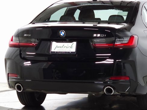 Used 2023 BMW 330i xDrive Sedan w/ Convenience Package image 10