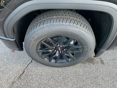 New 2026 GMC Sierra 1500 Elevation image 11