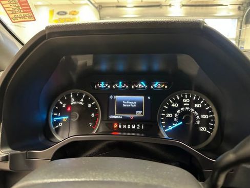 Used 2016 Ford F150 XLT w/ Equipment Group 302A Luxury AWD/4WD image 25