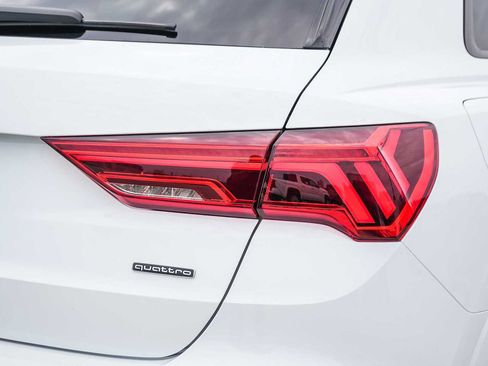 Used 2025 Audi Q3 2.0T Premium w/ Convenience Package AWD/4WD image 11