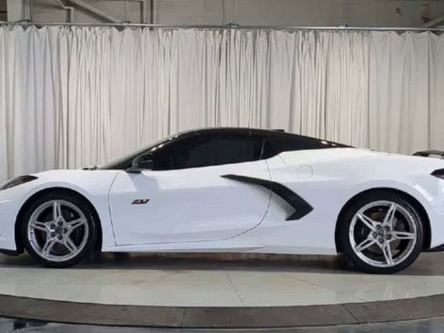 Used 2023 Chevrolet Corvette Stingray Convertible w/ Z51 Performance Package image 6
