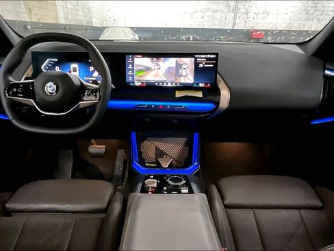 Used 2025 BMW X3 xDrive30i w/ Premium Package image 17