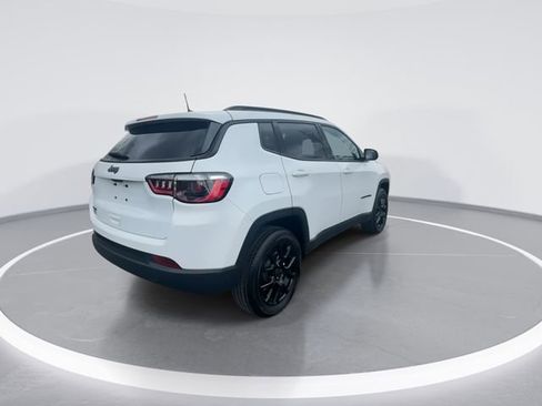 New 2026 Jeep Compass Latitude AWD/4WD image 8