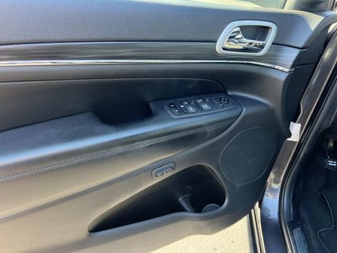 Used 2021 Jeep Grand Cherokee Limited AWD/4WD image 17