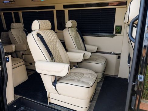 Used 2022 Mercedes-Benz Sprinter 3500 image 32