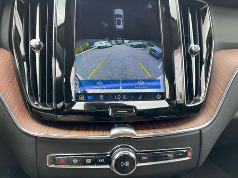 Used 2023 Volvo XC60 B5 Plus w/ Climate Package image 24