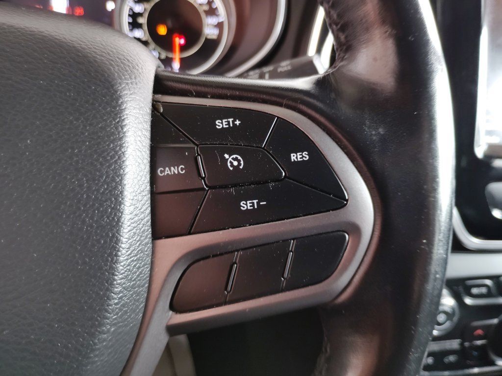Used 2020 Jeep Cherokee Limited AWD/4WD image 27