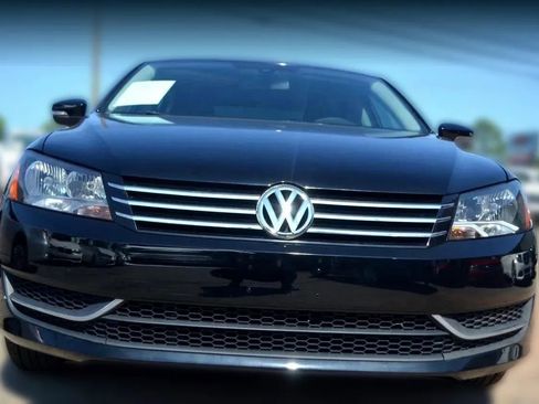 Used 2013 Volkswagen Passat 2.5 S image 14