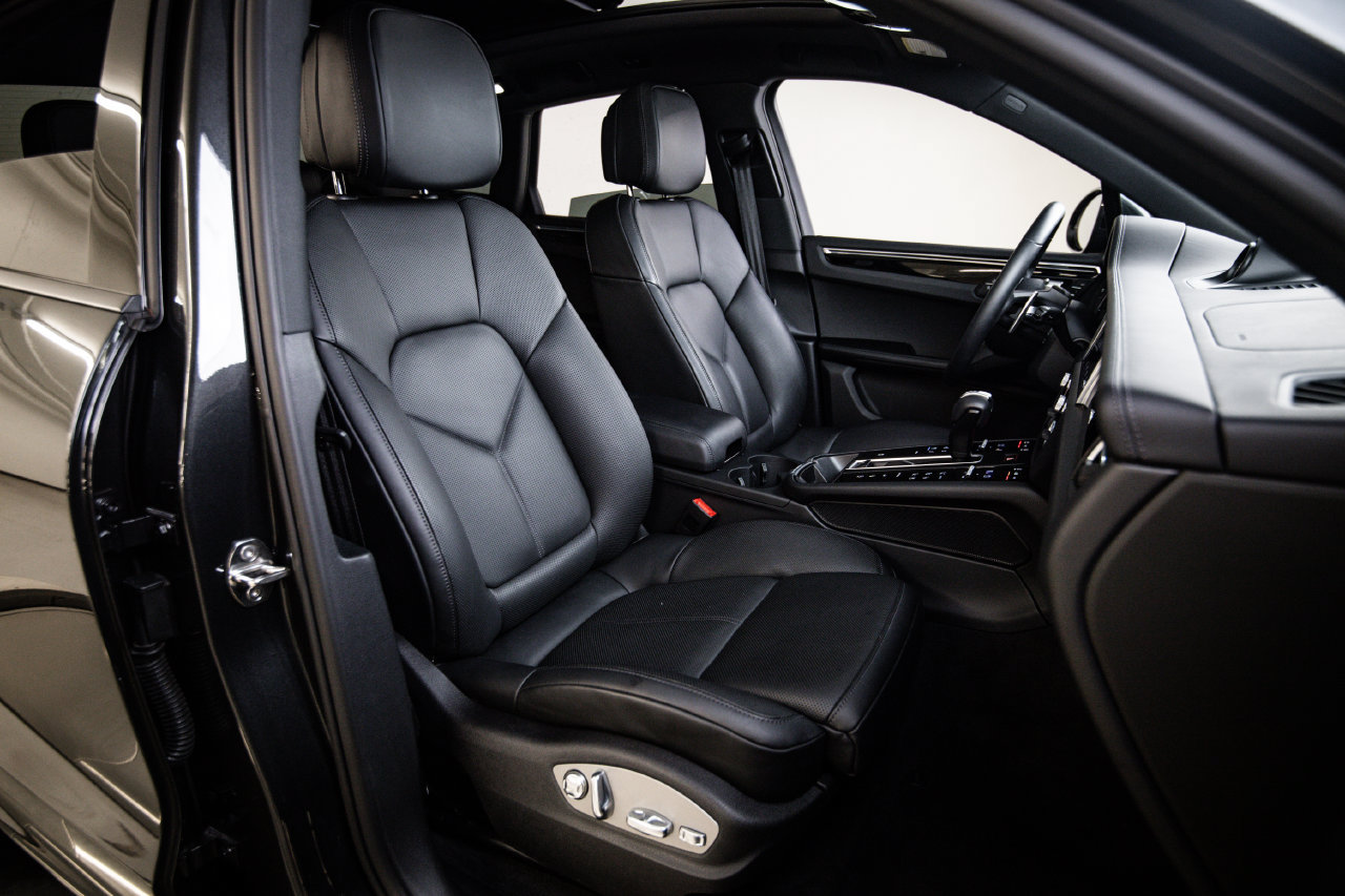 Certified 2026 Porsche Macan AWD/4WD image 29
