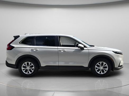 Used 2025 Honda CR-V LX image 3