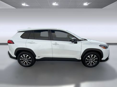 Used 2024 Toyota Corolla Cross AWD Hybrid image 8