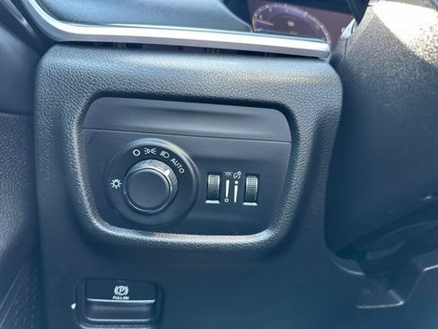 Certified 2024 Jeep Grand Cherokee Altitude AWD/4WD image 26