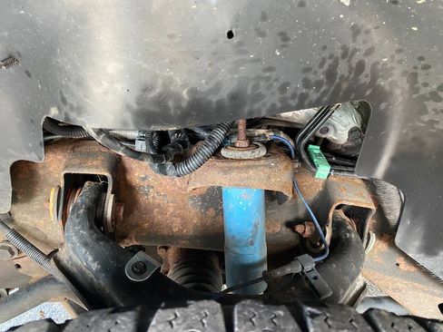 Used 2011 Chevrolet Suburban 2500 LS w/ Skid Plate Package AWD/4WD image 36