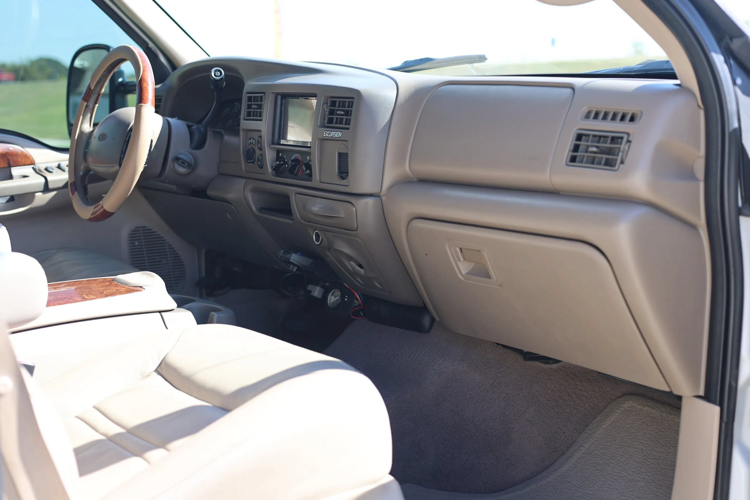 Used 2000 Ford Excursion Limited AWD/4WD image 23