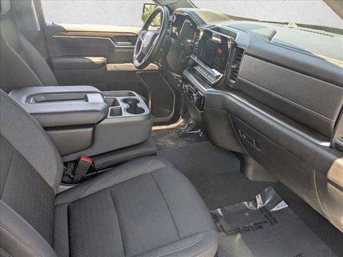 Used 2022 Chevrolet Silverado 1500 LT AWD/4WD image 22
