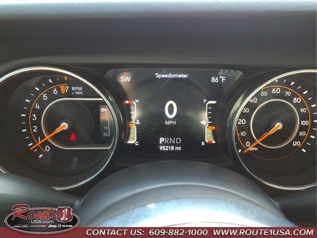 Used 2018 Jeep Wrangler Unlimited Sahara w/ Cold Weather Group AWD/4WD image 15
