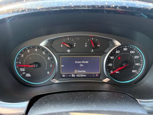 Used 2023 Chevrolet Traverse LT FWD image 23