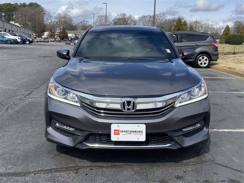 Used 2017 Honda Accord Sport image 2