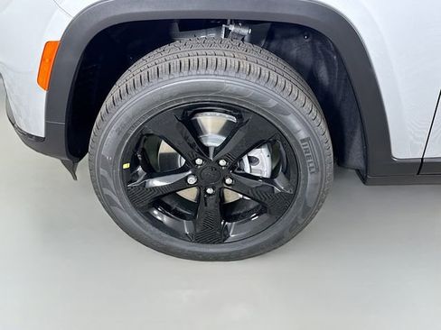 New 2025 Jeep Grand Cherokee L Limited w/ Black Appearance Package image 33