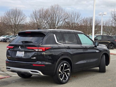 Used 2024 Mitsubishi Outlander SEL Black Edition image 4