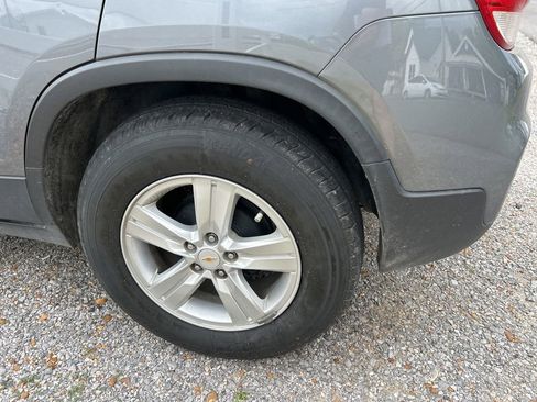 Used 2019 Chevrolet Trax LT w/ LT Convenience Package FWD image 7