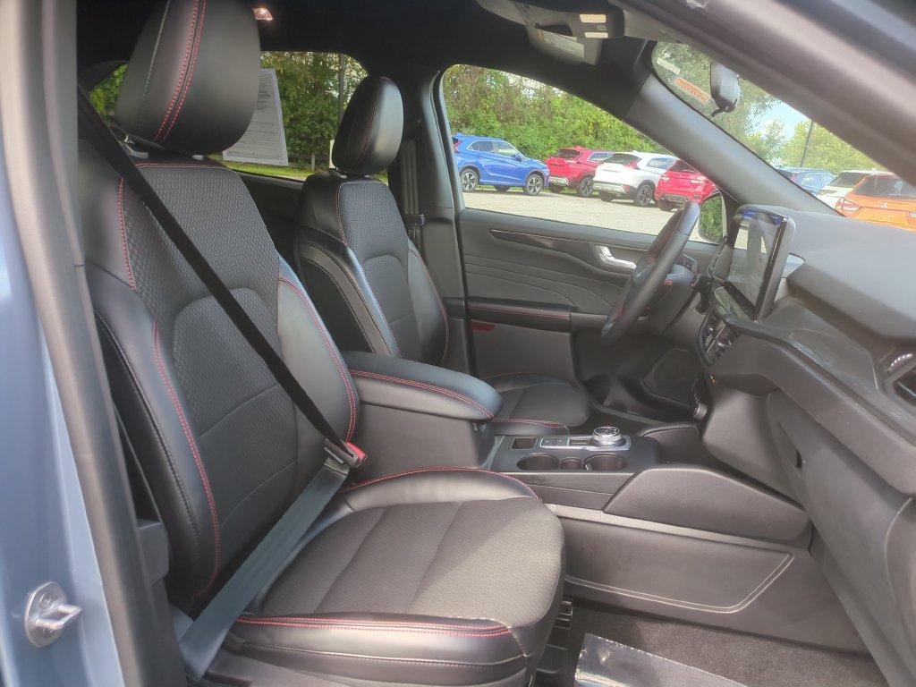 Used 2023 Ford Escape ST-Line w/ Tech Pack #1 AWD/4WD image 19
