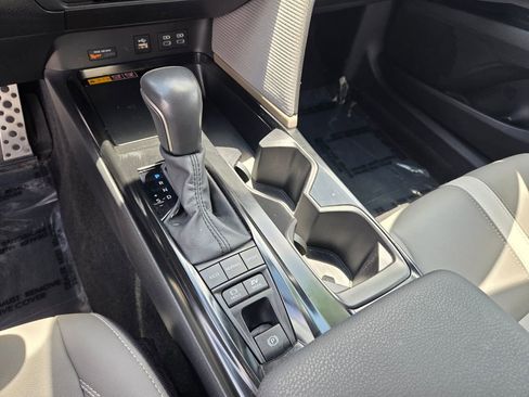 Used 2025 Toyota Camry SE FWD image 27