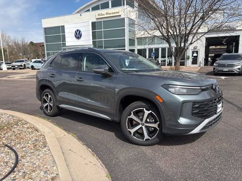 New 2026 Volkswagen Tiguan SE AWD/4WD image 1