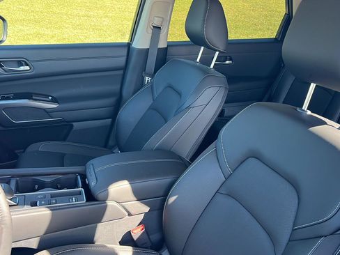 New 2026 Nissan Pathfinder SL FWD image 31
