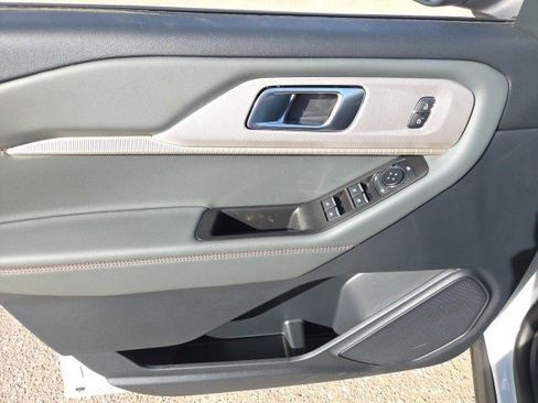 New 2026 Ford Explorer Active image 18