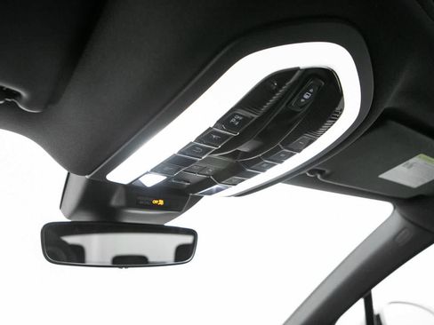 New 2026 Porsche Macan AWD/4WD image 32
