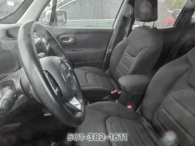 Used 2018 Jeep Renegade Latitude w/ Cold Weather Group AWD/4WD image 9