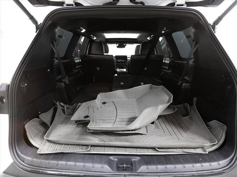 Used 2024 Toyota Grand Highlander HYBRID MAX PLATIN image 12