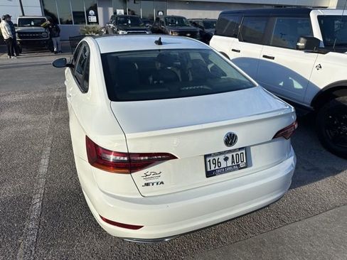 Used 2019 Volkswagen Jetta SEL Premium image 4