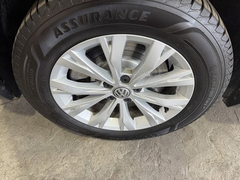 Used 2019 Volkswagen Tiguan SE AWD/4WD image 10