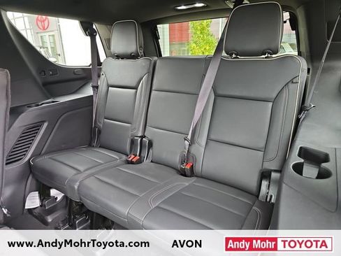 Used 2024 GMC Yukon SLT image 28