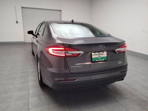 Used 2020 Ford Fusion SE image 6