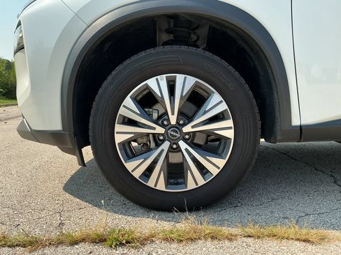 Used 2023 Nissan Rogue SV AWD/4WD image 9