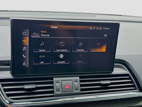 Used 2023 Audi SQ5 Premium w/ Convenience Package image 11