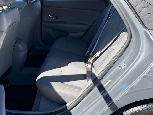 Used 2025 Hyundai Elantra SE FWD image 20