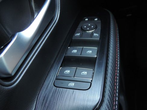 New 2025 Nissan Kicks SR image 25