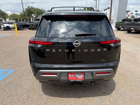 New 2026 Nissan Pathfinder SL w/ SL Premium Package FWD image 6